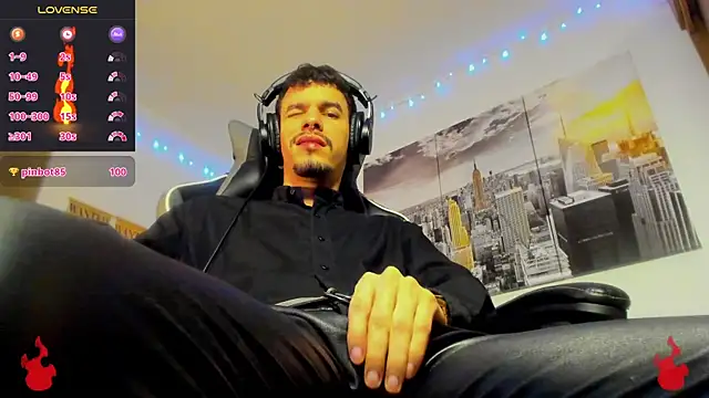 Snapshot of BRAYHAMBROWN chatting on September 19, 2025, 4:16 am BRAYHAMBROWN online show from September 19, 2025, 4:16 am