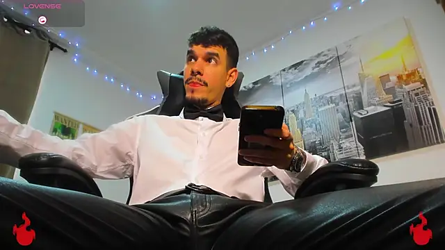 Snapshot of BRAYHAMBROWN chatting on October 8, 2025, 9:37 pm BRAYHAMBROWN online show from October 8, 2025, 9:37 pm