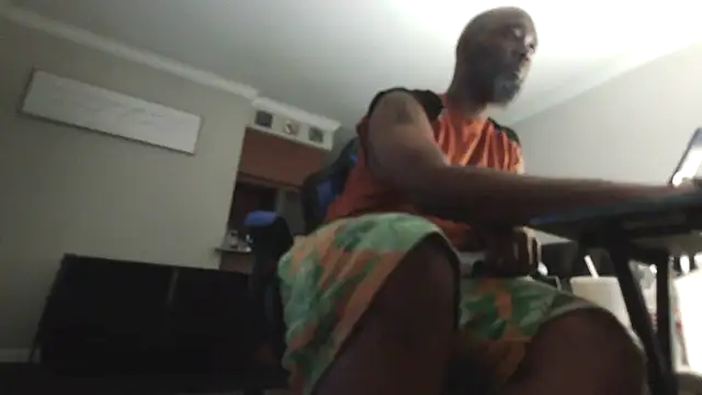 Snapshot of choco-sexo@xh chatting on October 23, 2025, 8:35 am choco-sexoxh online show from October 23, 2025, 8:35 am