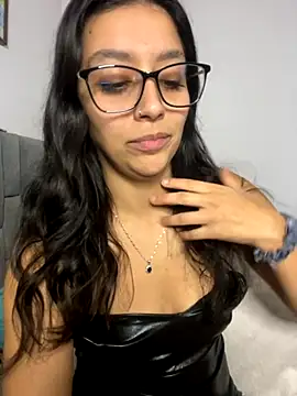 Snapshot of BrittanyDiaz chatting on October 3, 2025, 7:04 pm BrittanyDiaz online show from October 3, 2025, 7:04 pm