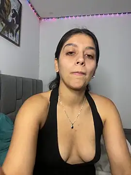 Snapshot of BrittanyDiaz chatting on October 4, 2025, 7:37 pm BrittanyDiaz online show from October 4, 2025, 7:37 pm