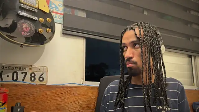 Snapshot of hotcamboy420 chatting on December 3, 2024, 5:26 am hotcamboy420 online show from December 3, 2024, 5:26 am