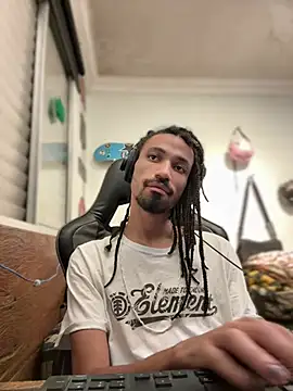 Snapshot of hotcamboy420 chatting on January 28, 2025, 4:18 am hotcamboy420 online show from January 28, 2025, 4:18 am