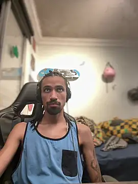 Snapshot of hotcamboy420 chatting on February 17, 2025, 3:25 am hotcamboy420 online show from February 17, 2025, 3:25 am