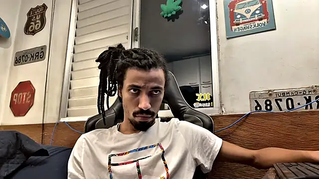 Snapshot of hotcamboy420 chatting on January 31, 2025, 11:13 pm hotcamboy420 online show from January 31, 2025, 11:13 pm