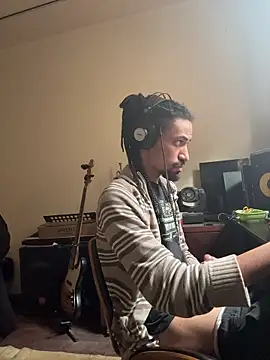 Snapshot of hotcamboy420 chatting on October 29, 2025, 4:39 pm hotcamboy420 online show from October 29, 2025, 4:39 pm