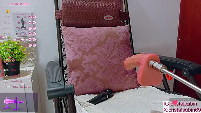 Snapshot of cristal_subin69 chatting on September 30, 2025, 12:11 pm cristal subin69 online show from September 30, 2025, 12:11 pm