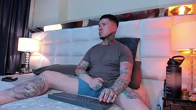 Adam tatto online show from October 7, 2025, 12:33 am