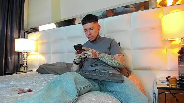 Adam tatto online show from October 5, 2025, 3:52 am