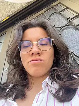 karlamorris  online show from May 24, 2026, 1:11 pm
