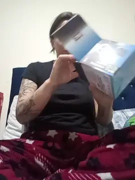 Snapshot of karlamorris_ chatting on October 23, 2025, 1:37 am karlamorris online show from October 23, 2025, 1:37 am