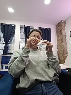 Snapshot of karlamorris_ chatting on October 30, 2025, 2:25 pm karlamorris online show from October 30, 2025, 2:25 pm