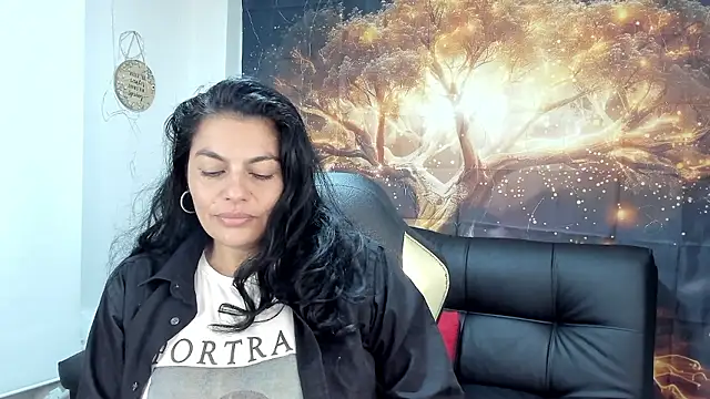 Snapshot of Lust_Mom41 chatting on December 3, 2024, 4:00 pm Lust Mom41 online show from December 3, 2024, 4:00 pm