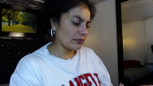 Snapshot of Lust_Mom41 chatting on December 4, 2024, 9:29 pm Lust Mom41 online show from December 4, 2024, 9:29 pm