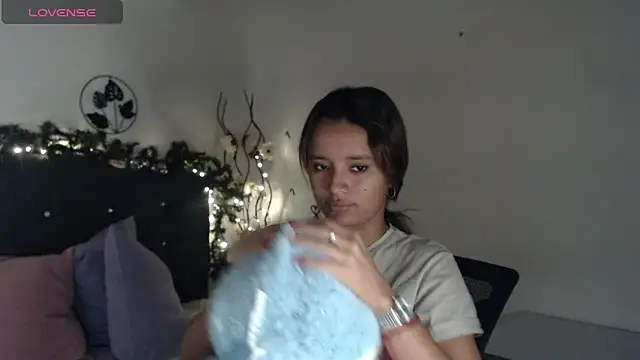mia sweetdc online show from December 9, 2024, 6:57 pm