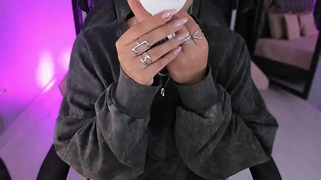 Snapshot of renee_shelby_ chatting on February 16, 2026, 7:56 pm renee shelby online show from February 16, 2026, 7:56 pm