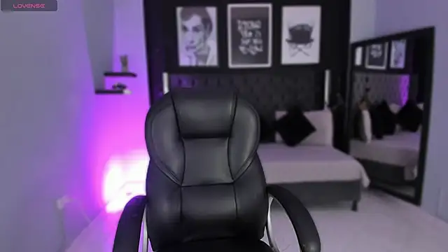 Snapshot of renee_shelby_ chatting on January 31, 2026, 8:18 pm renee shelby online show from January 31, 2026, 8:18 pm