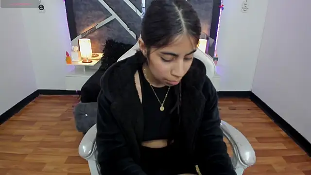 lunitaa18 online show from February 27, 2025, 1:41 am