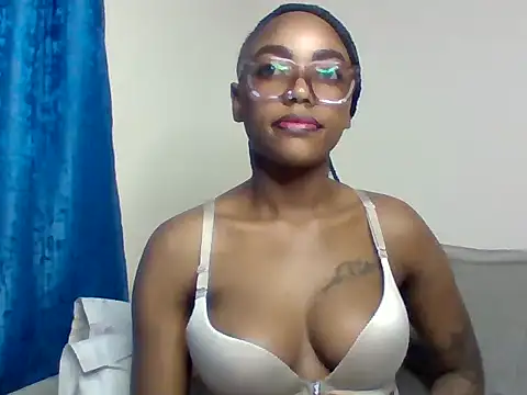 Snapshot of _crystal_princesss chatting on June 6, 2026, 2:06 am crystal princesss online show from June 6, 2026, 2:06 am