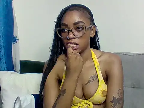 Snapshot of _crystal_princesss chatting on October 22, 2025, 12:10 am  crystal princesss online show from October 22, 2025, 12:10 am