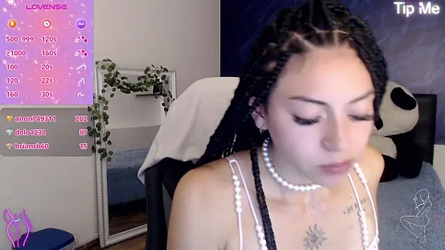 april dumont online show from February 3, 2025, 3:17 pm