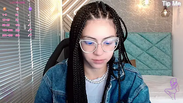 april dumont online show from February 28, 2025, 12:09 pm