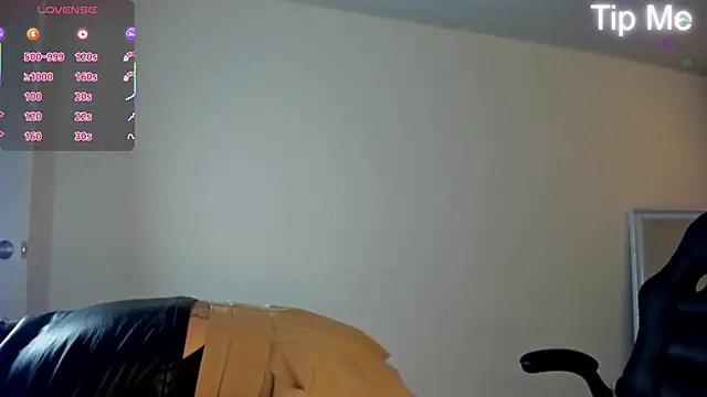 Snapshot of april_dumont chatting on February 26, 2026, 12:27 pm april dumont online show from February 26, 2026, 12:27 pm