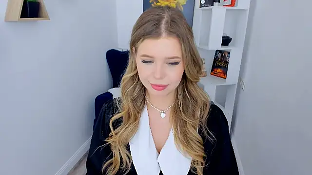 Snapshot of FollowLovee chatting on September 26, 2025, 12:45 pm FollowLovee online show from September 26, 2025, 12:45 pm