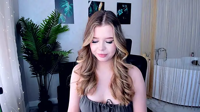 FollowLovee online show from February 16, 2025, 11:38 am