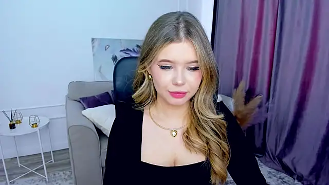 FollowLovee online show from March 1, 2025, 11:50 am
