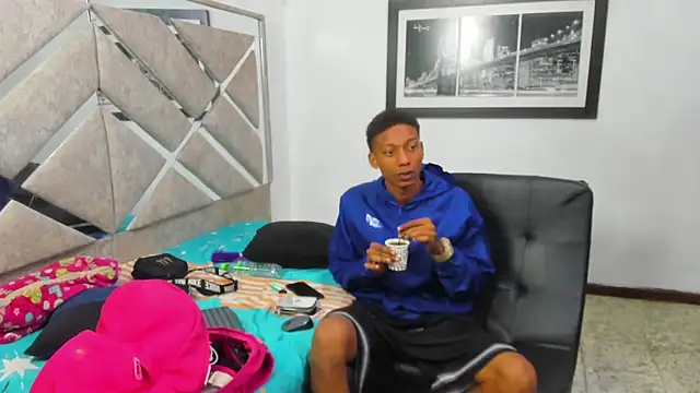 EvaxEmma online show from February 14, 2026, 1:00 pm