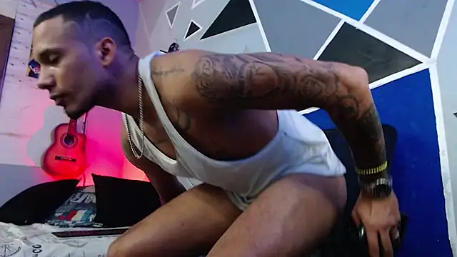 Snapshot of MagnusFrost chatting on September 17, 2025, 7:54 am MagnusFrost online show from September 17, 2025, 7:54 am