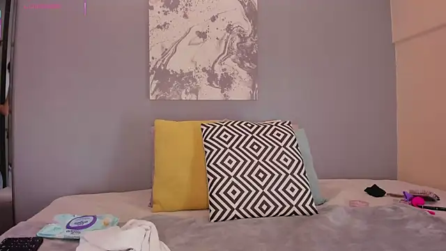 Snapshot of LynnSam_ chatting on October 25, 2025, 11:16 pm LynnSam  online show from October 25, 2025, 11:16 pm