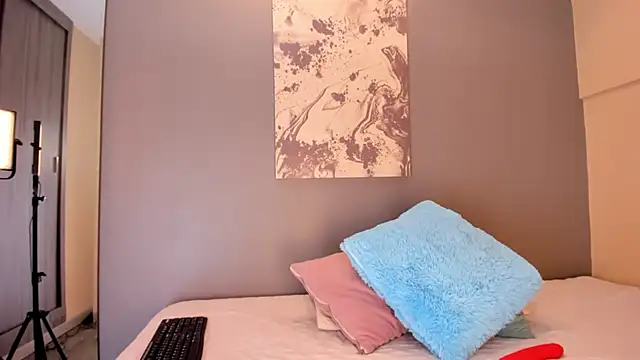 Snapshot of LynnSam_ chatting on September 19, 2025, 11:09 pm LynnSam  online show from September 19, 2025, 11:09 pm