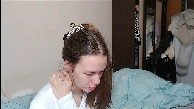 leila bambi  online show from February 4, 2025, 8:46 am