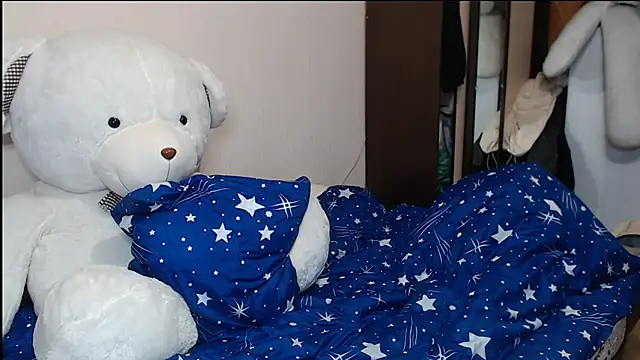 leila bambi  online show from January 29, 2025, 3:22 am