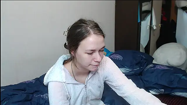 leila bambi  online show from February 22, 2025, 2:17 am