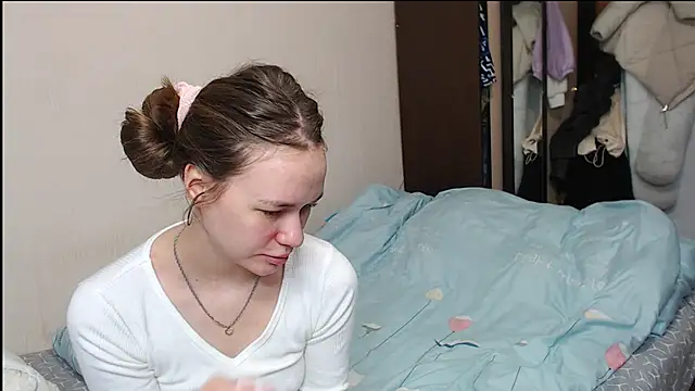 leila bambi  online show from February 6, 2025, 10:25 am