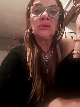 Snapshot of gildamilf chatting on October 27, 2025, 7:04 pm gildamilf online show from October 27, 2025, 7:04 pm