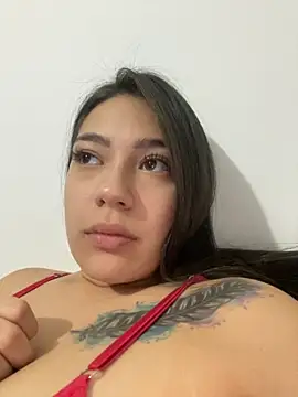 Snapshot of Latina_vanessa chatting on September 24, 2025, 1:02 am Latina vanessa online show from September 24, 2025, 1:02 am