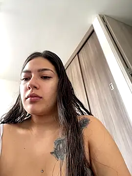 Snapshot of Latina_vanessa chatting on September 28, 2025, 5:09 pm Latina vanessa online show from September 28, 2025, 5:09 pm