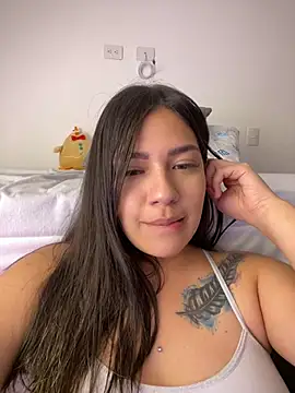 Snapshot of Latina_vanessa chatting on February 18, 2025, 1:43 am Latina vanessa online show from February 18, 2025, 1:43 am