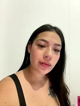 Snapshot of Latina_vanessa chatting on September 18, 2025, 11:19 pm Latina vanessa online show from September 18, 2025, 11:19 pm