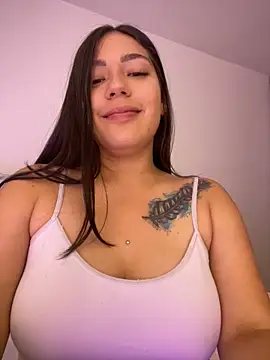 Snapshot of Latina_vanessa chatting on February 26, 2025, 12:52 am Latina vanessa online show from February 26, 2025, 12:52 am