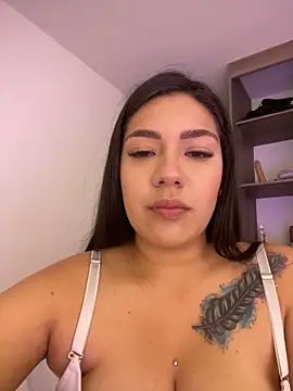 Snapshot of Latina_vanessa chatting on March 4, 2025, 1:55 am Latina vanessa online show from March 4, 2025, 1:55 am