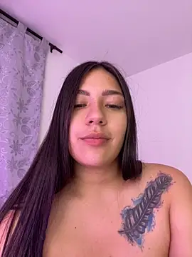 Snapshot of Latina_vanessa chatting on March 16, 2025, 11:37 pm Latina vanessa online show from March 16, 2025, 11:37 pm