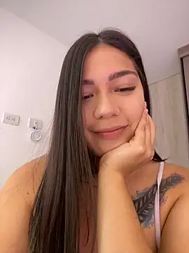 Snapshot of Latina_vanessa chatting on February 25, 2025, 9:48 pm Latina vanessa online show from February 25, 2025, 9:48 pm