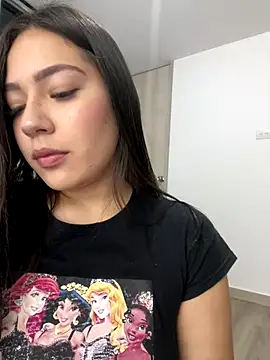 Snapshot of Latina_vanessa chatting on September 10, 2025, 2:32 am Latina vanessa online show from September 10, 2025, 2:32 am