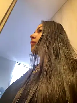 Snapshot of Latina_vanessa chatting on September 19, 2025, 12:31 pm Latina vanessa online show from September 19, 2025, 12:31 pm