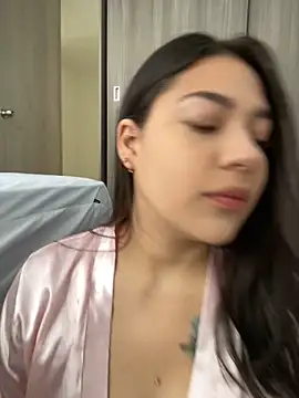 Snapshot of Latina_vanessa chatting on February 15, 2025, 3:17 pm Latina vanessa online show from February 15, 2025, 3:17 pm